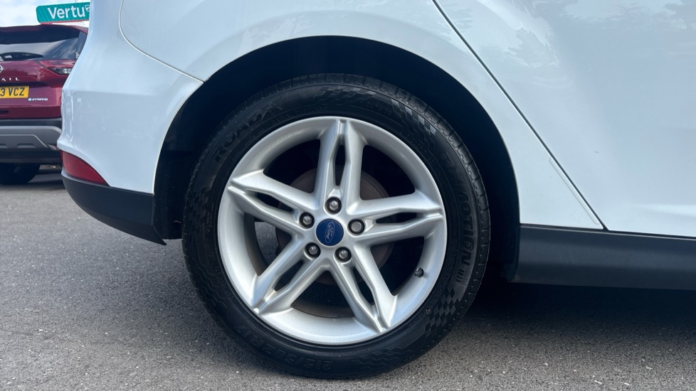 Ford Focus 1.0 EcoBoost Zetec Edition 5dr Petrol Hatchback - Image 7
