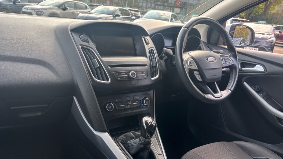 Ford Focus 1.0 EcoBoost Zetec Edition 5dr Petrol Hatchback - Image 9