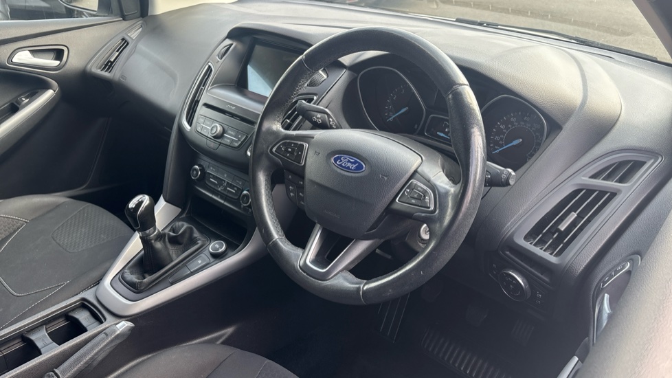 Ford Focus 1.0 EcoBoost Zetec Edition 5dr Petrol Hatchback - Image 11