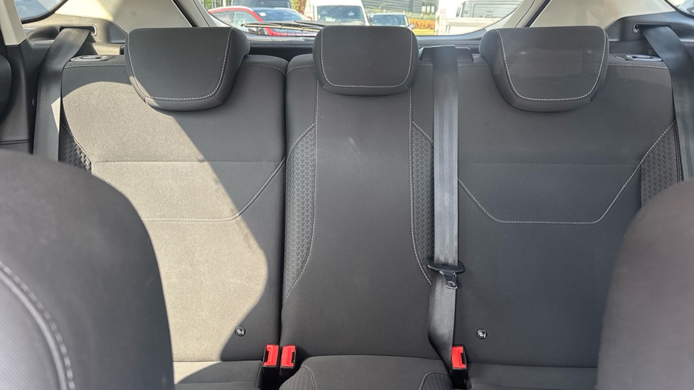 Ford Focus 1.0 EcoBoost Zetec Edition 5dr Petrol Hatchback - Image 15