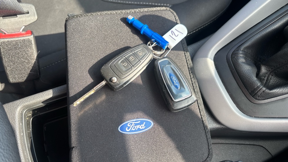 Ford Focus 1.0 EcoBoost Zetec Edition 5dr Petrol Hatchback - Image 19