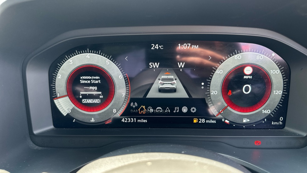 Nissan Qashqai 1.3 DiG-T MH N-Connecta 5dr Petrol Hatchback - Image 28