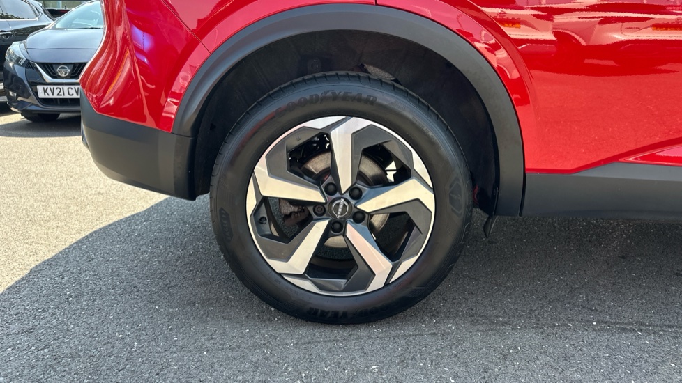 Nissan Qashqai 1.3 DiG-T MH N-Connecta 5dr Petrol Hatchback - Image 40