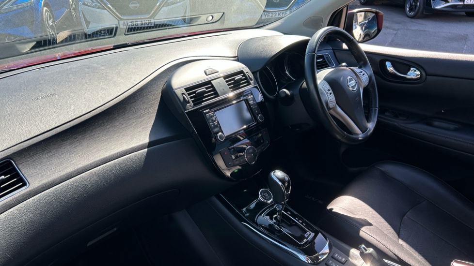 Nissan Pulsar 1.2 DiG-T Tekna 5dr Xtronic Petrol Hatchback - Image 9