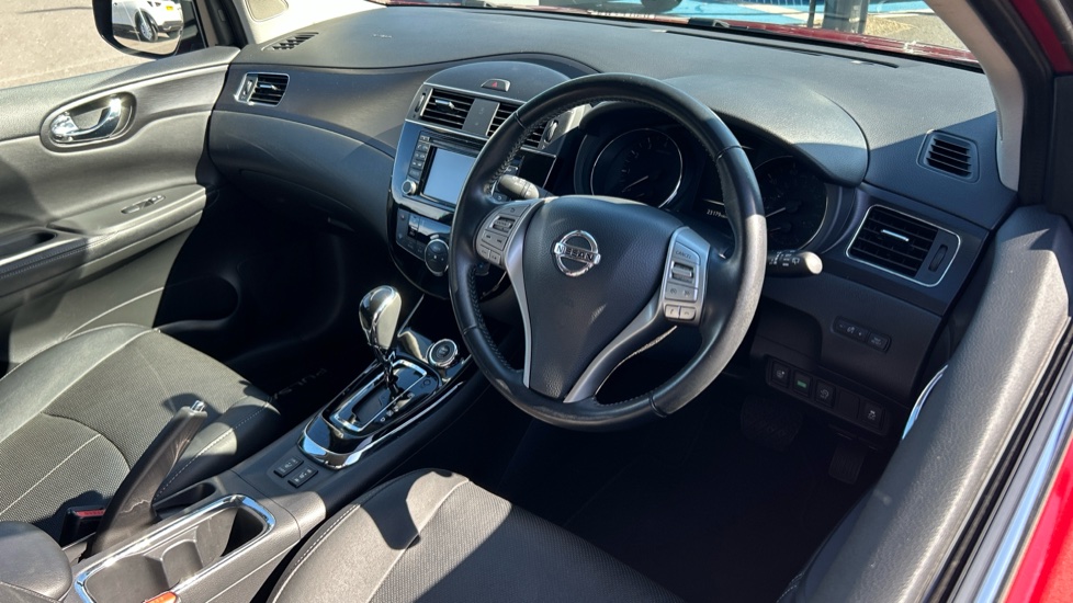 Nissan Pulsar 1.2 DiG-T Tekna 5dr Xtronic Petrol Hatchback - Image 11