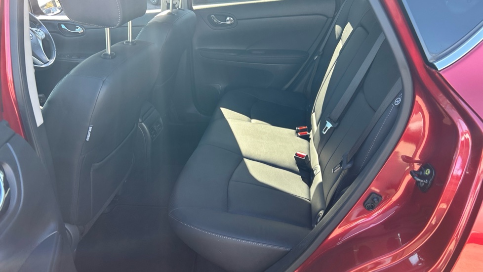Nissan Pulsar 1.2 DiG-T Tekna 5dr Xtronic Petrol Hatchback - Image 16