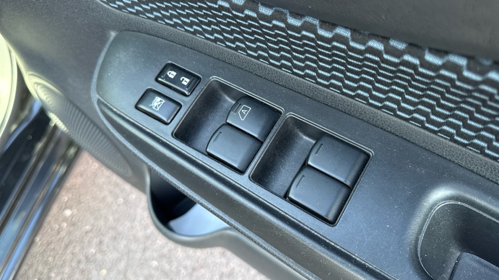 Nissan Note 1.2 Acenta Premium 5dr Petrol Hatchback - Image 33