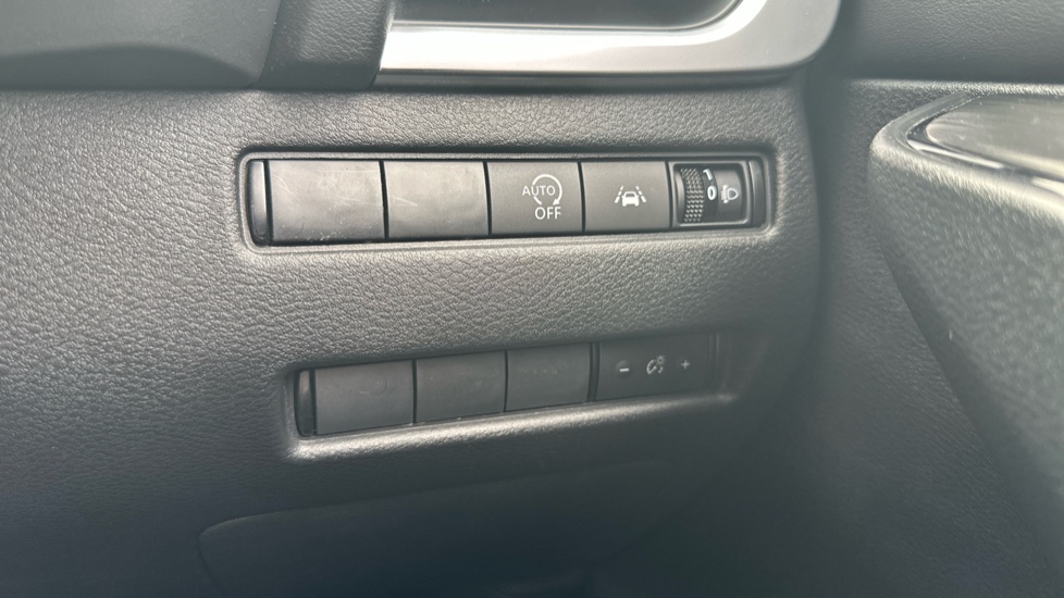 Nissan Qashqai 1.3 DiG-T MH 158 Acenta Premium 5dr Xtronic Petrol Hatchback - Image 25