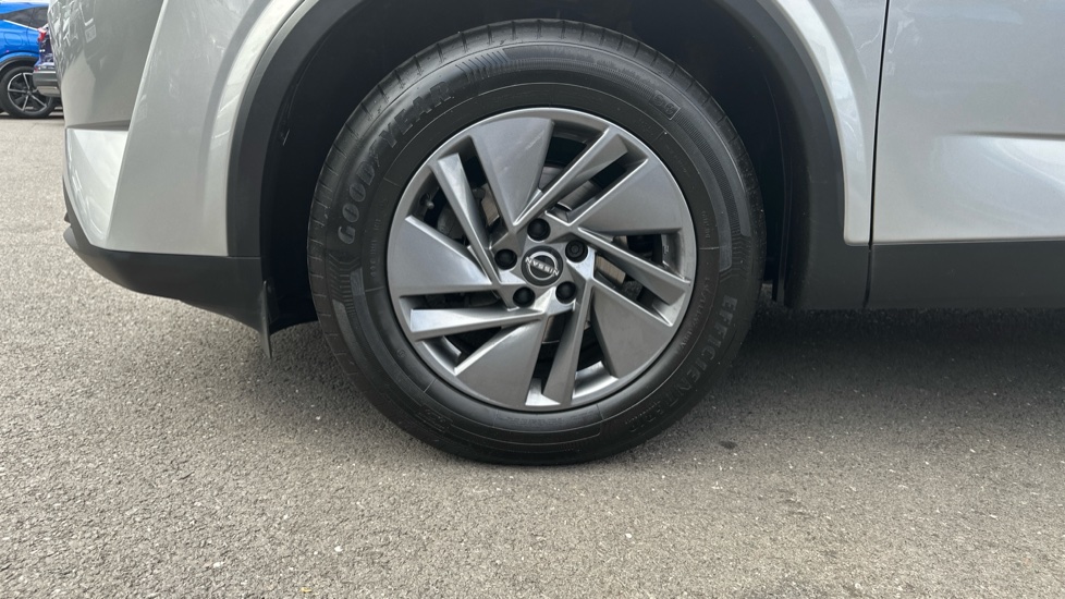 Nissan Qashqai 1.3 DiG-T MH 158 Acenta Premium 5dr Xtronic Petrol Hatchback - Image 41