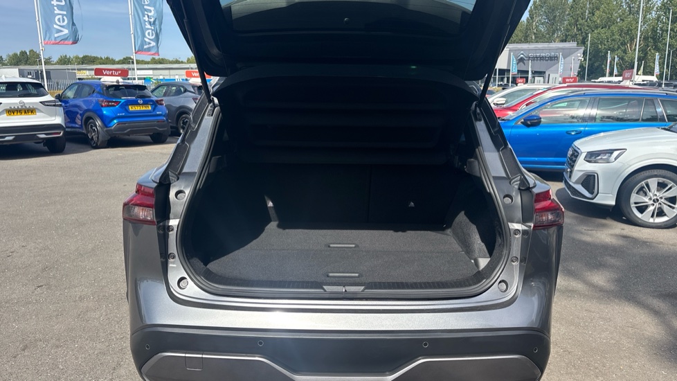 Nissan Qashqai 1.3 DiG-T MH 158 N-Connecta 5dr Xtronic Petrol Hatchback - Image 4