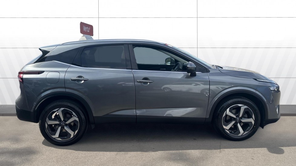 Nissan Qashqai 1.3 DiG-T MH 158 N-Connecta 5dr Xtronic Petrol Hatchback - Image 5