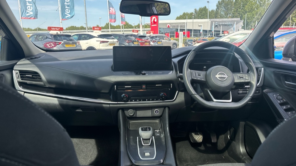 Nissan Qashqai 1.3 DiG-T MH 158 N-Connecta 5dr Xtronic Petrol Hatchback - Image 10