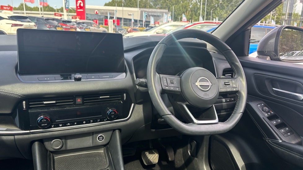 Nissan Qashqai 1.3 DiG-T MH 158 N-Connecta 5dr Xtronic Petrol Hatchback - Image 11