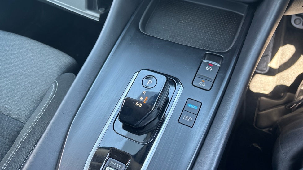 Nissan Qashqai 1.5 E-Power N-Connecta 5dr Auto Hybrid Hatchback - Image 13