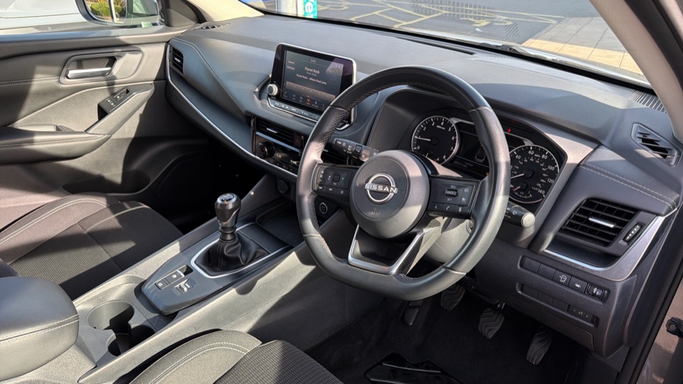Nissan Qashqai 1.3 DiG-T MH 158 Acenta Premium 5dr Petrol Hatchback - Image 11