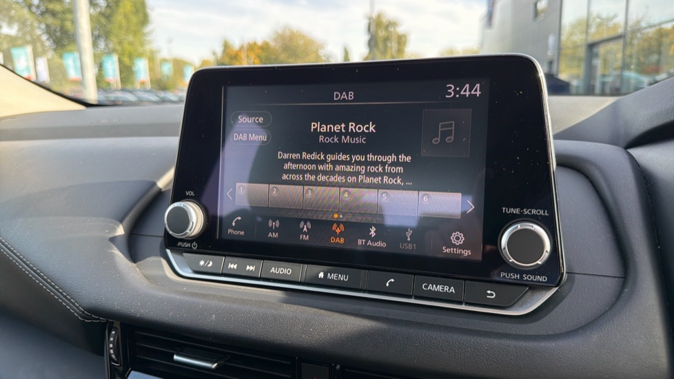 Nissan Qashqai 1.3 DiG-T MH 158 Acenta Premium 5dr Petrol Hatchback - Image 12
