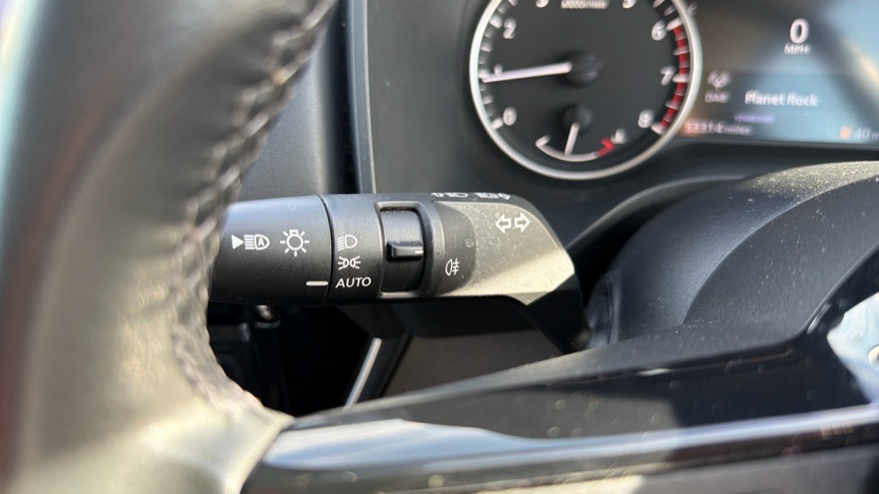 Nissan Qashqai 1.3 DiG-T MH 158 Acenta Premium 5dr Petrol Hatchback - Image 24