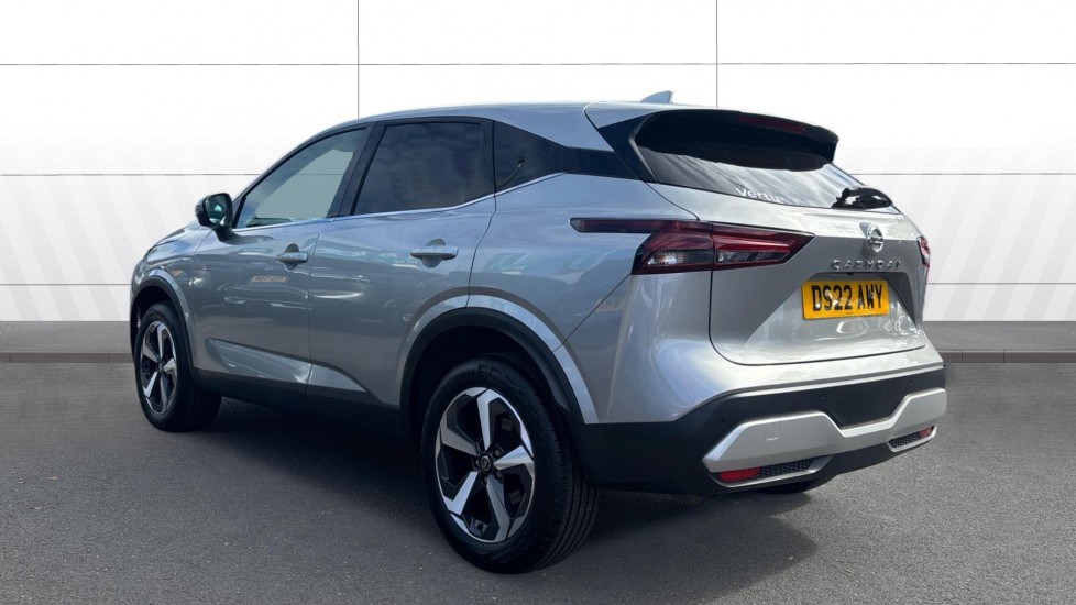 Nissan Qashqai 1.3 DiG-T MH N-Connecta 5dr Petrol Hatchback - Image 2