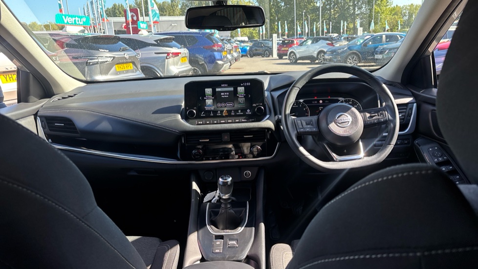 Nissan Qashqai 1.3 DiG-T MH N-Connecta 5dr Petrol Hatchback - Image 10