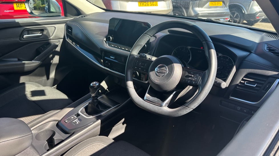 Nissan Qashqai 1.3 DiG-T MH N-Connecta 5dr Petrol Hatchback - Image 11
