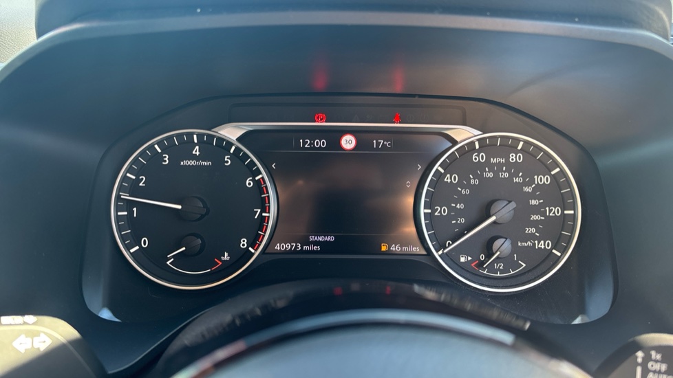 Nissan Qashqai 1.3 DiG-T MH N-Connecta 5dr Petrol Hatchback - Image 18