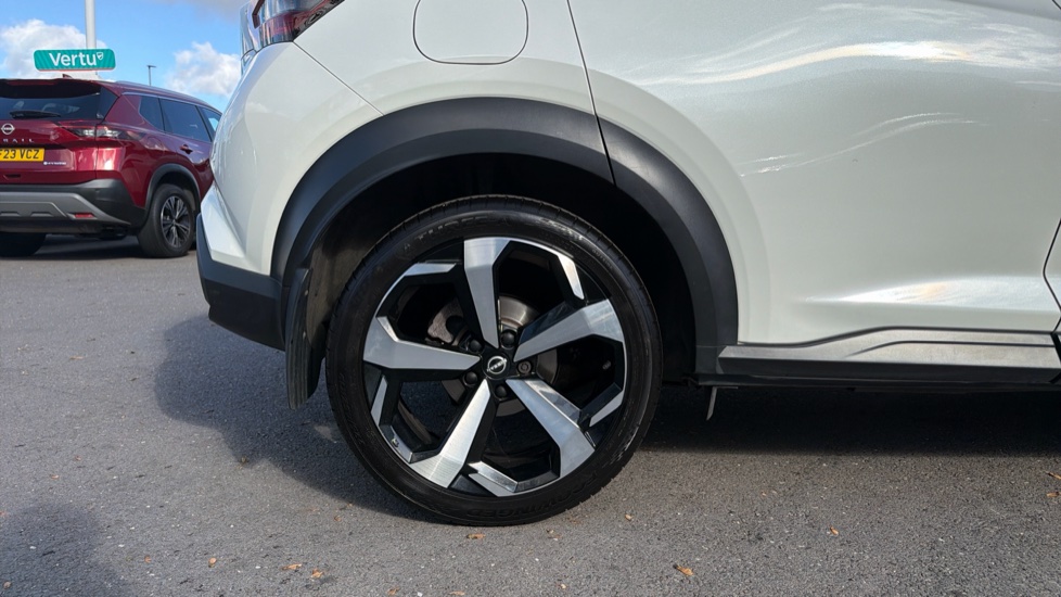 Nissan Juke 1.0 DiG-T 114 Tekna 5dr Petrol Hatchback - Image 7