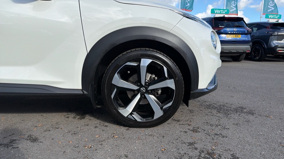 Nissan Juke 1.0 DiG-T 114 Tekna 5dr Petrol Hatchback - Image 8
