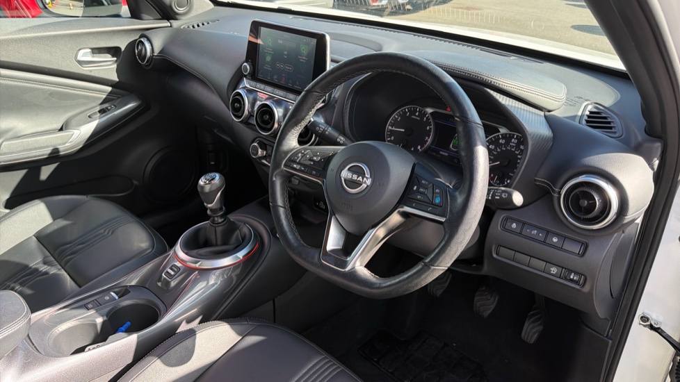Nissan Juke 1.0 DiG-T 114 Tekna 5dr Petrol Hatchback - Image 11