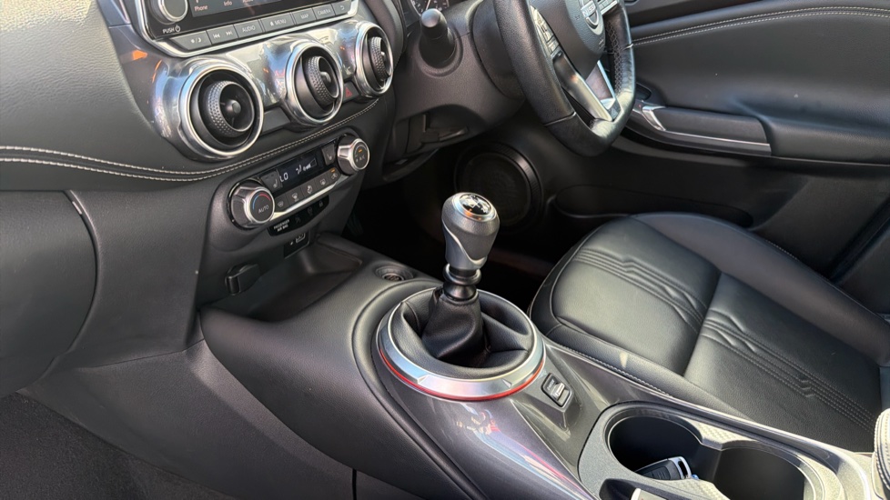 Nissan Juke 1.0 DiG-T 114 Tekna 5dr Petrol Hatchback - Image 13
