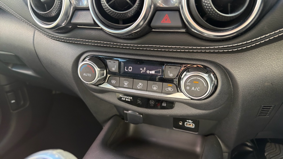 Nissan Juke 1.0 DiG-T 114 Tekna 5dr Petrol Hatchback - Image 34