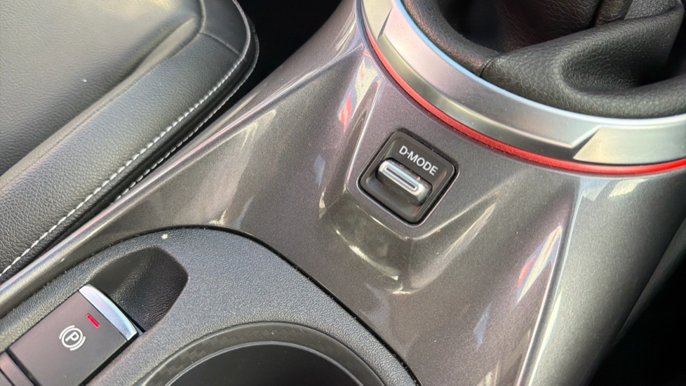Nissan Juke 1.0 DiG-T 114 Tekna 5dr Petrol Hatchback - Image 37