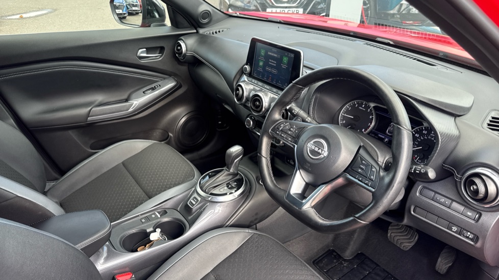 Nissan Juke 1.0 DiG-T 114 N-Connecta 5dr DCT Petrol Hatchback - Image 11