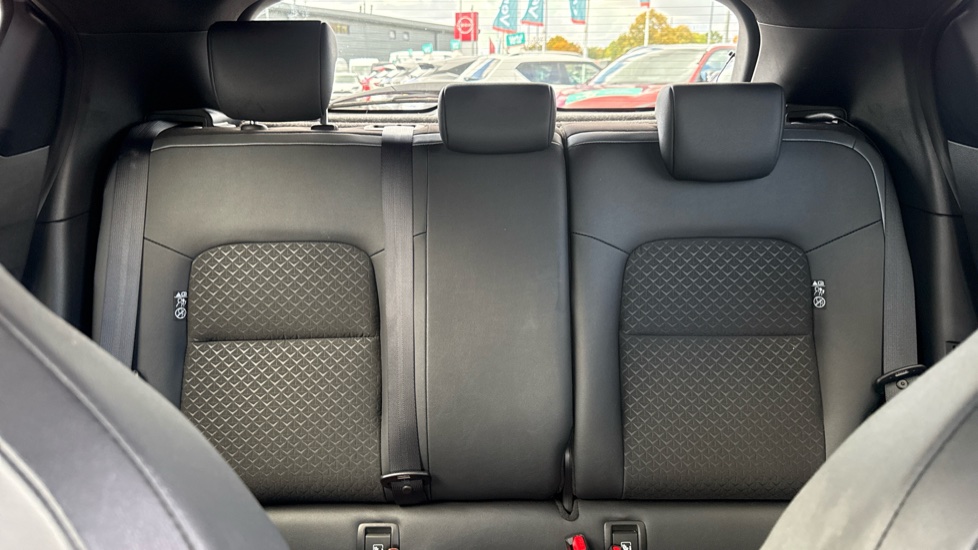 Nissan Juke 1.0 DiG-T 114 N-Connecta 5dr DCT Petrol Hatchback - Image 15