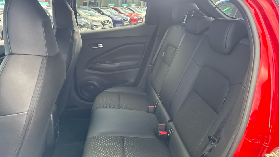 Nissan Juke 1.0 DiG-T 114 N-Connecta 5dr DCT Petrol Hatchback - Image 16