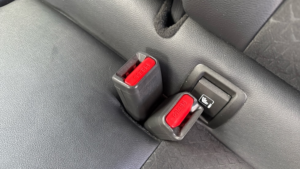 Nissan Juke 1.0 DiG-T 114 N-Connecta 5dr DCT Petrol Hatchback - Image 17
