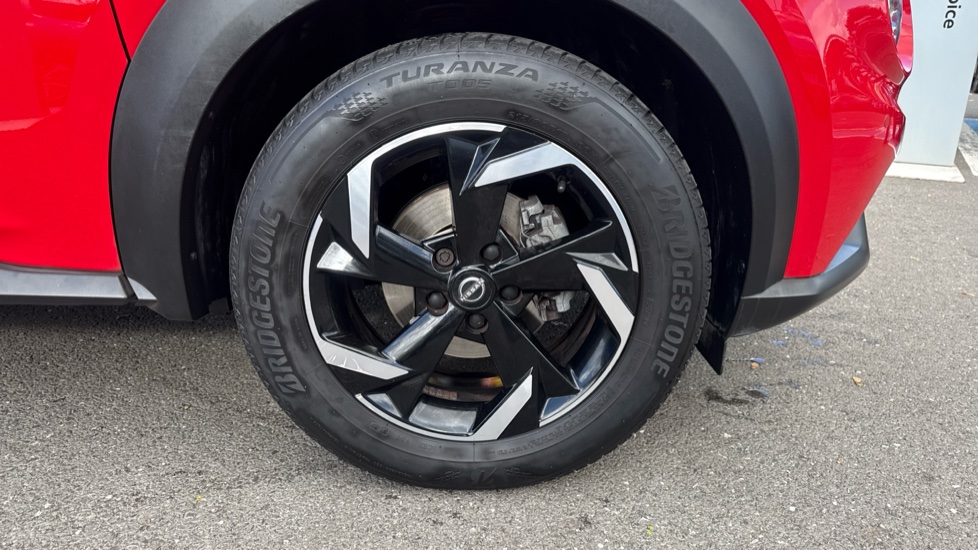 Nissan Juke 1.0 DiG-T 114 N-Connecta 5dr DCT Petrol Hatchback - Image 21