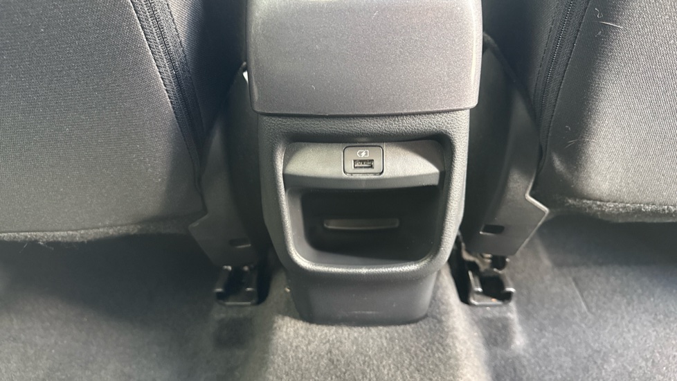 Nissan Juke 1.0 DiG-T 114 N-Connecta 5dr DCT Petrol Hatchback - Image 26