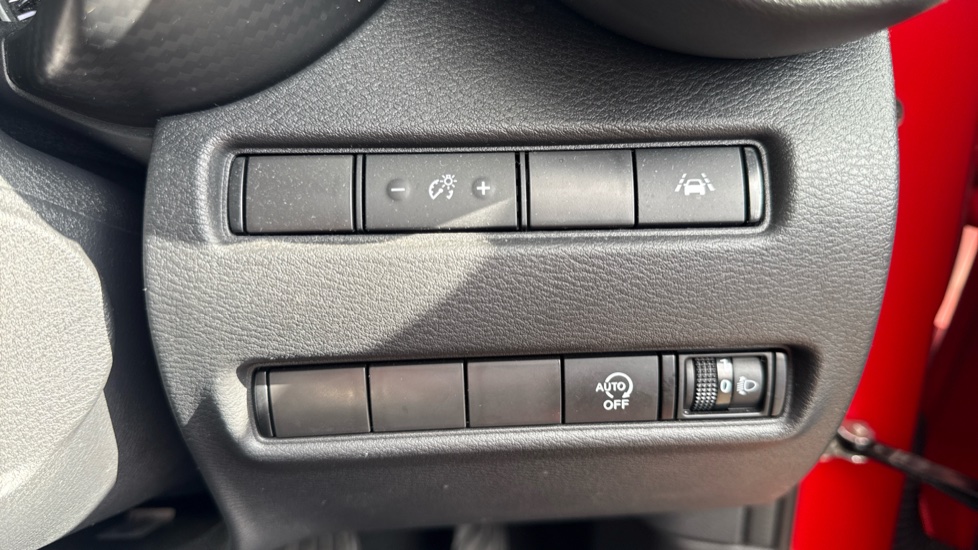 Nissan Juke 1.0 DiG-T 114 N-Connecta 5dr DCT Petrol Hatchback - Image 39