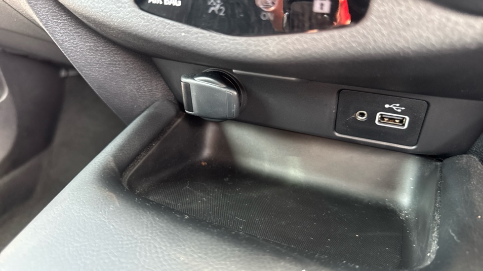 Nissan Juke 1.0 DiG-T 114 N-Connecta 5dr DCT Petrol Hatchback - Image 45