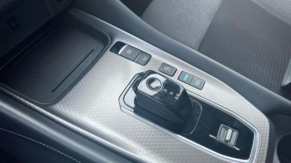 Nissan Qashqai 1.5 E-Power N-Connecta 5dr Auto Hybrid Hatchback - Image 13