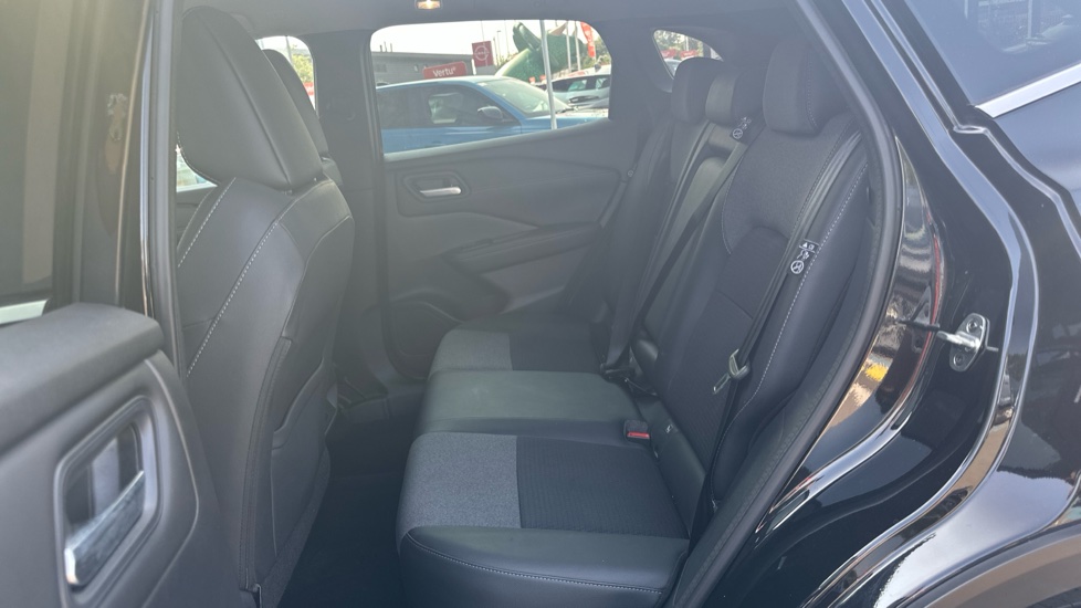 Nissan Qashqai 1.5 E-Power N-Connecta 5dr Auto Hybrid Hatchback - Image 16