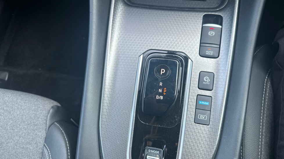 Nissan Qashqai 1.5 E-Power N-Connecta 5dr Auto Hybrid Hatchback - Image 33