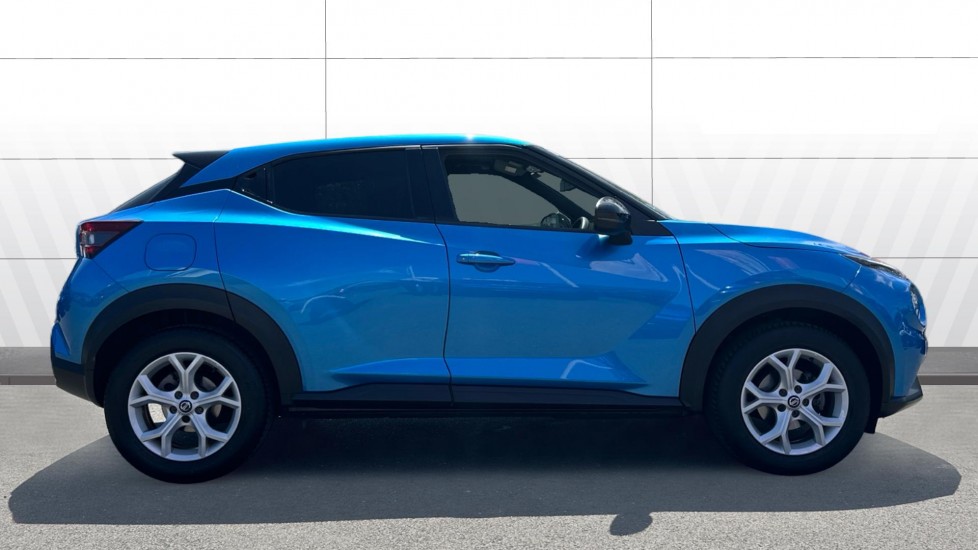 Nissan Juke 1.0 DiG-T 114 N-Connecta 5dr DCT Petrol Hatchback - Image 5
