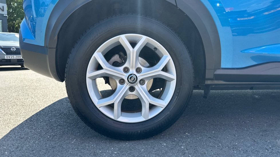 Nissan Juke 1.0 DiG-T 114 N-Connecta 5dr DCT Petrol Hatchback - Image 7