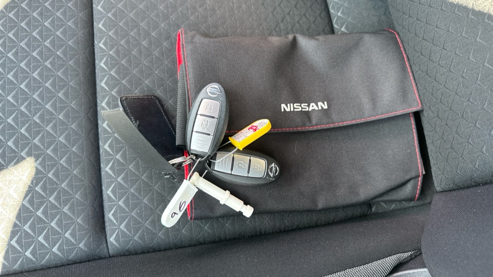 Nissan Juke 1.0 DiG-T 114 N-Connecta 5dr DCT Petrol Hatchback - Image 19