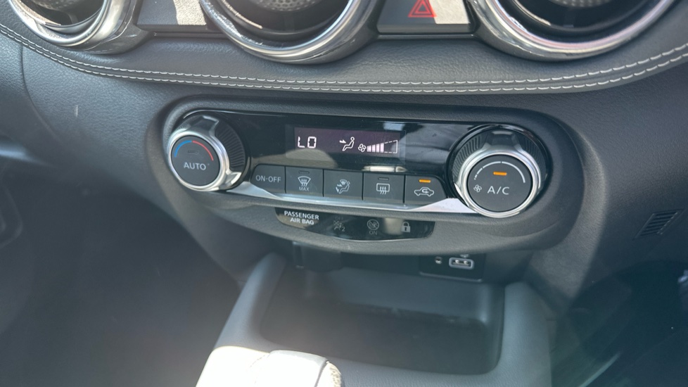 Nissan Juke 1.0 DiG-T 114 N-Connecta 5dr DCT Petrol Hatchback - Image 34