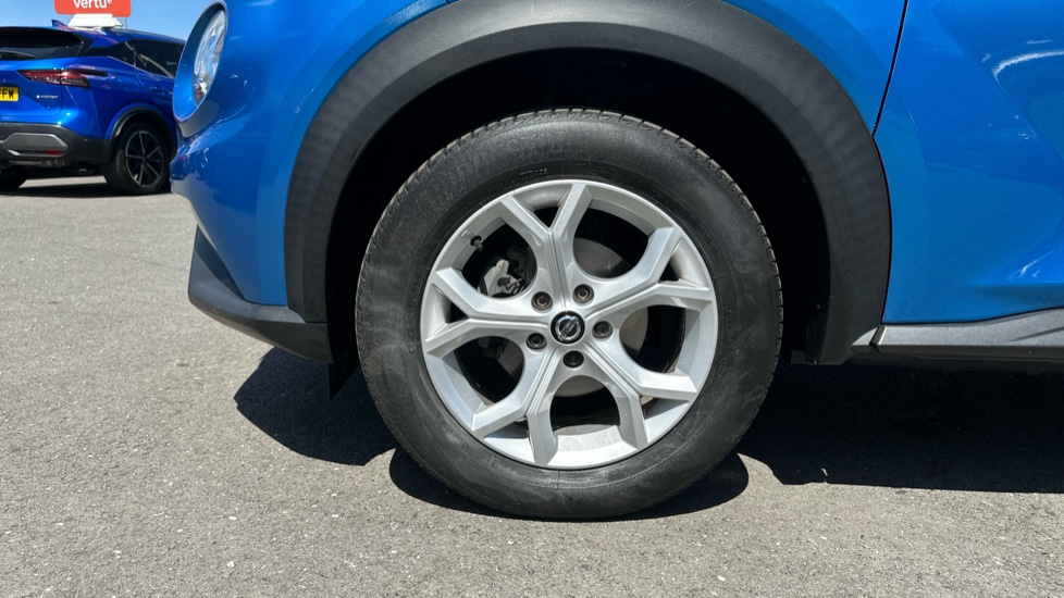Nissan Juke 1.0 DiG-T 114 N-Connecta 5dr DCT Petrol Hatchback - Image 39