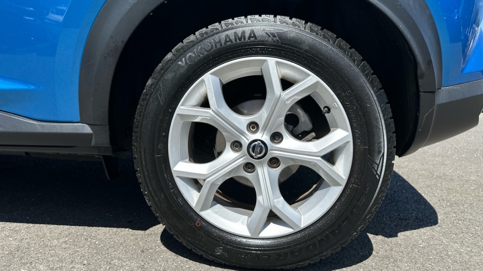Nissan Juke 1.0 DiG-T 114 N-Connecta 5dr DCT Petrol Hatchback - Image 40