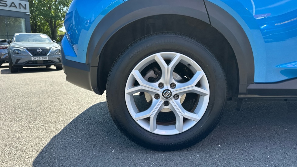 Nissan Juke 1.0 DiG-T 114 N-Connecta 5dr DCT Petrol Hatchback - Image 41