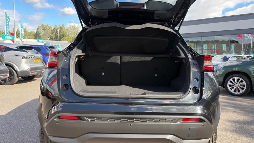 Nissan Juke 1.0 DiG-T N-Connecta 5dr DCT Petrol Hatchback - Image 4